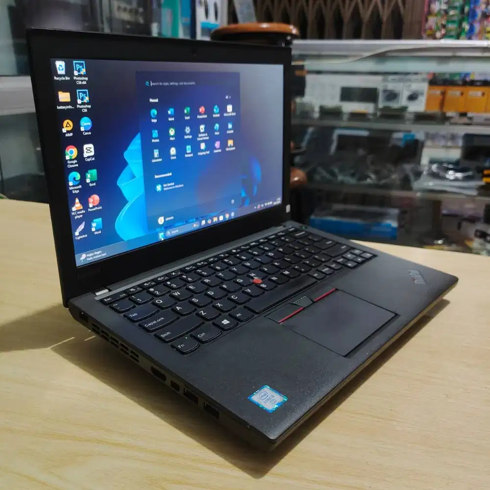 Lenovo Thinkpad X260 Intel Core i5 6th Ram 8Gb SSD 256Gb Mulus Siap Pa