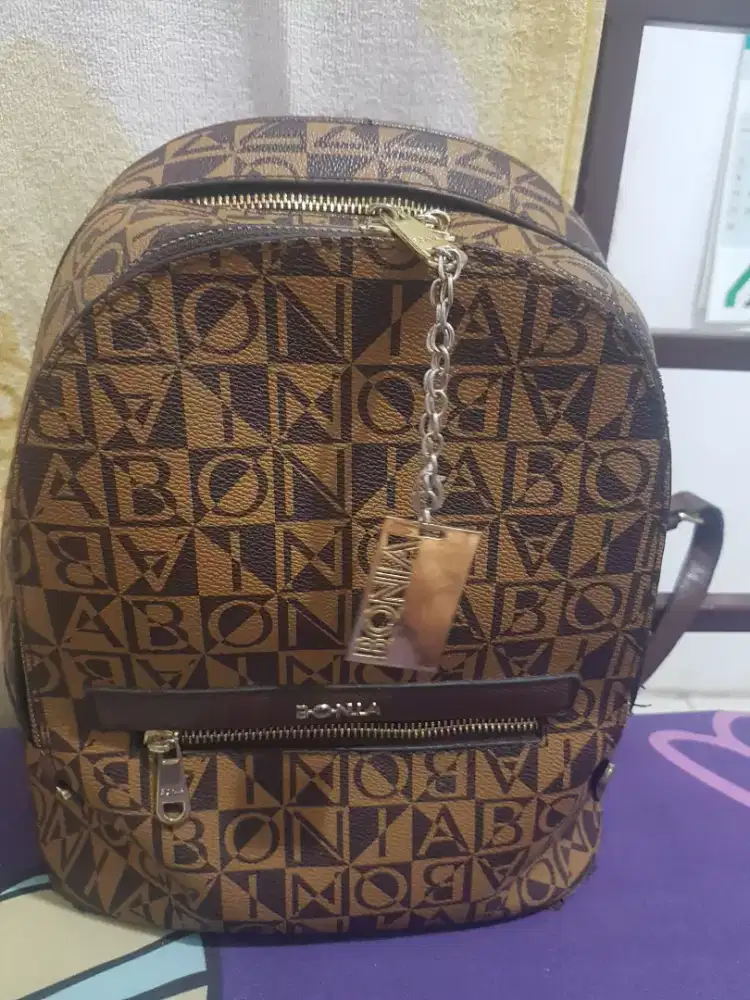 Tas ransel merek bonia