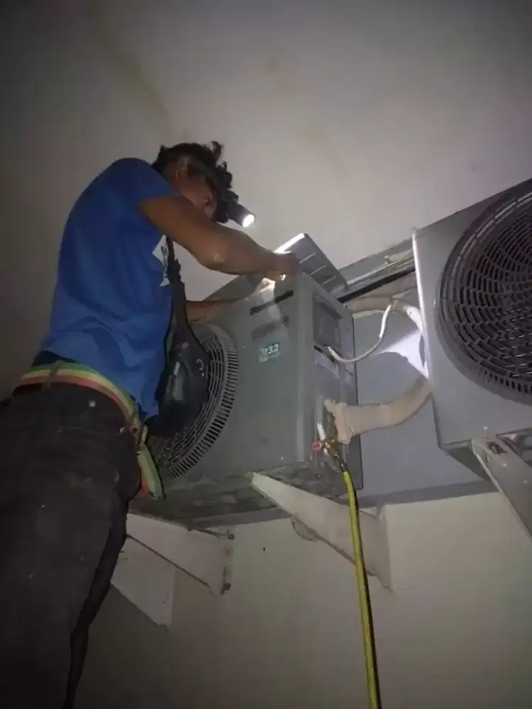 Jasa servis ac split