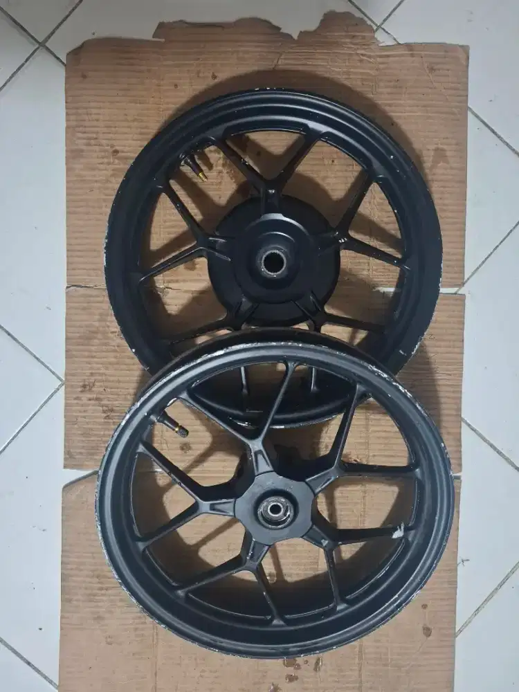 veleg pelek  SET depan belakang honda vario 125 LED v150 LED  original