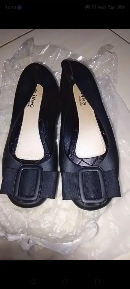 dijual aja karna ukuran ga sesuai