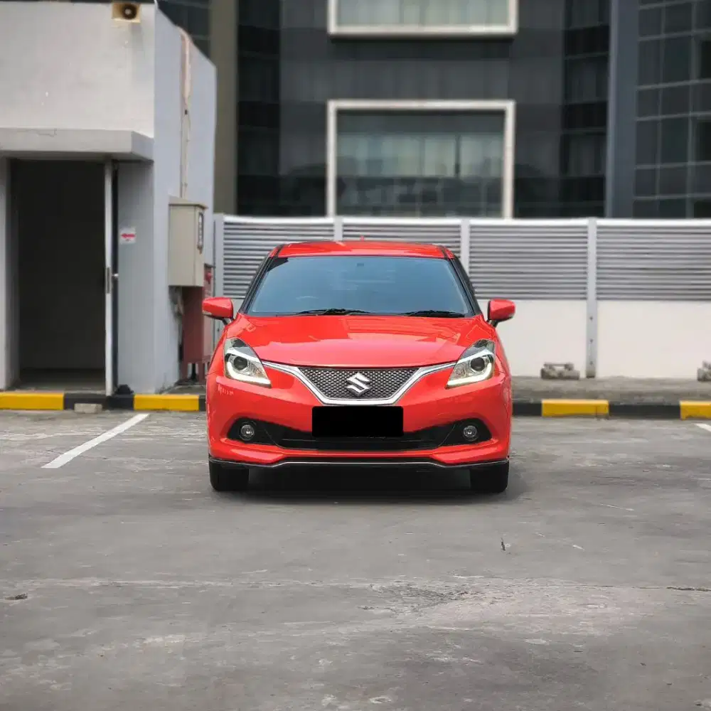 Suzuki Baleno Hatchback tahun 2018 Merah
