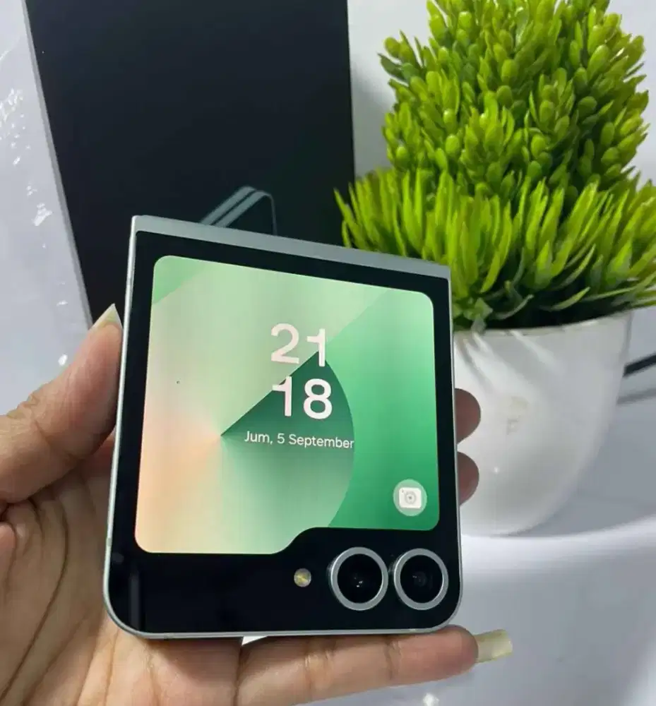 JUAL // TUKAR TAMBAH

SAMSUNG Z FLIP 6 12/256 5G SEIN