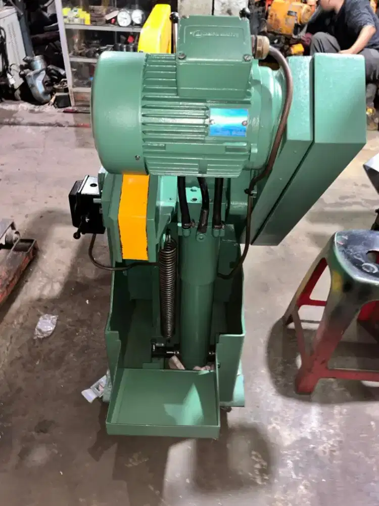 Hacksaw BEHRINGER , mesin gergaji besi