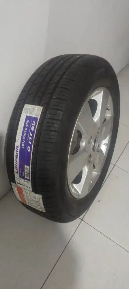 Ban + velg grand Livina 1 pcs
