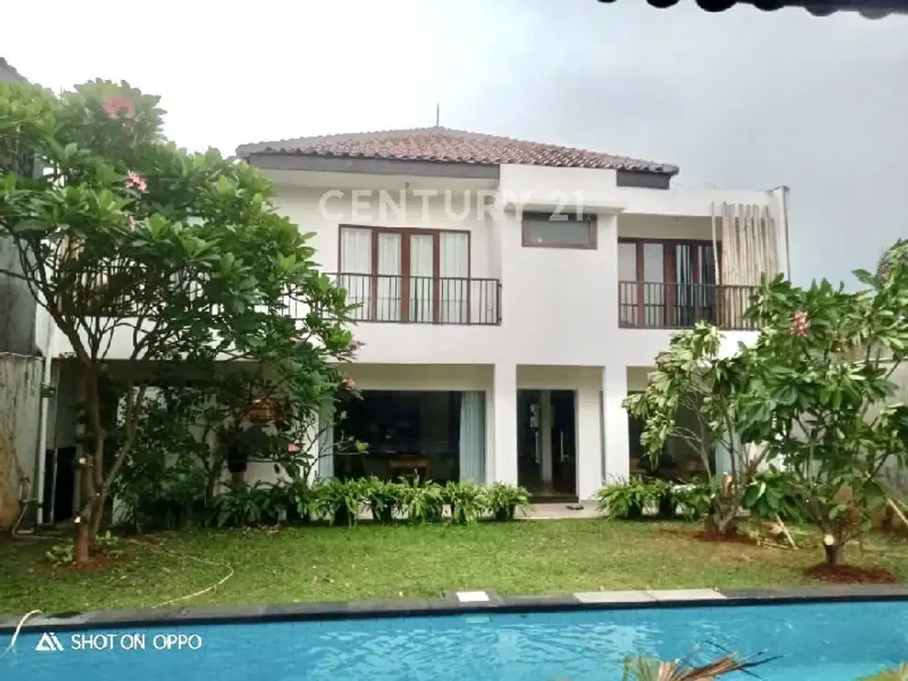 Rumah Besar Dengan Private Pool Di Cilandak Jakarta Selatan
