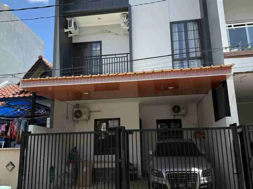 Rumah 2 Lantai Desig Modern Di Regency Melati Mas