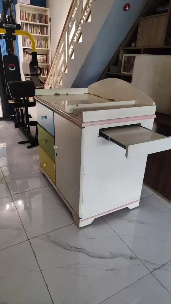 Meja bayi serba guna