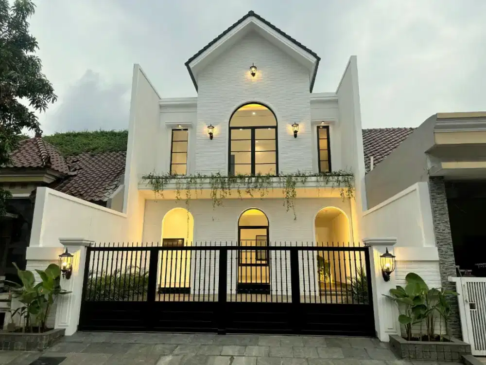 Selangkah UPN‼️Rumah Cantik Colonial Modern Puri Mas Surabaya