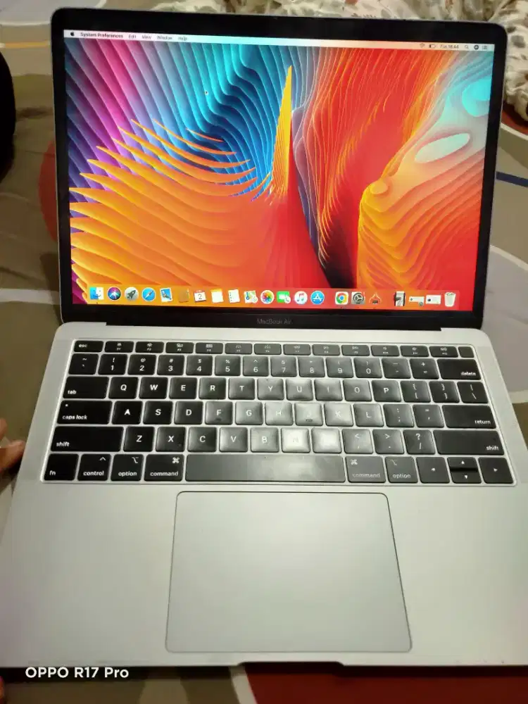 Macbook air retina  2019 8/128