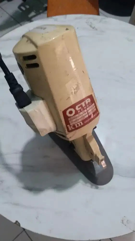 Mesin potong kain