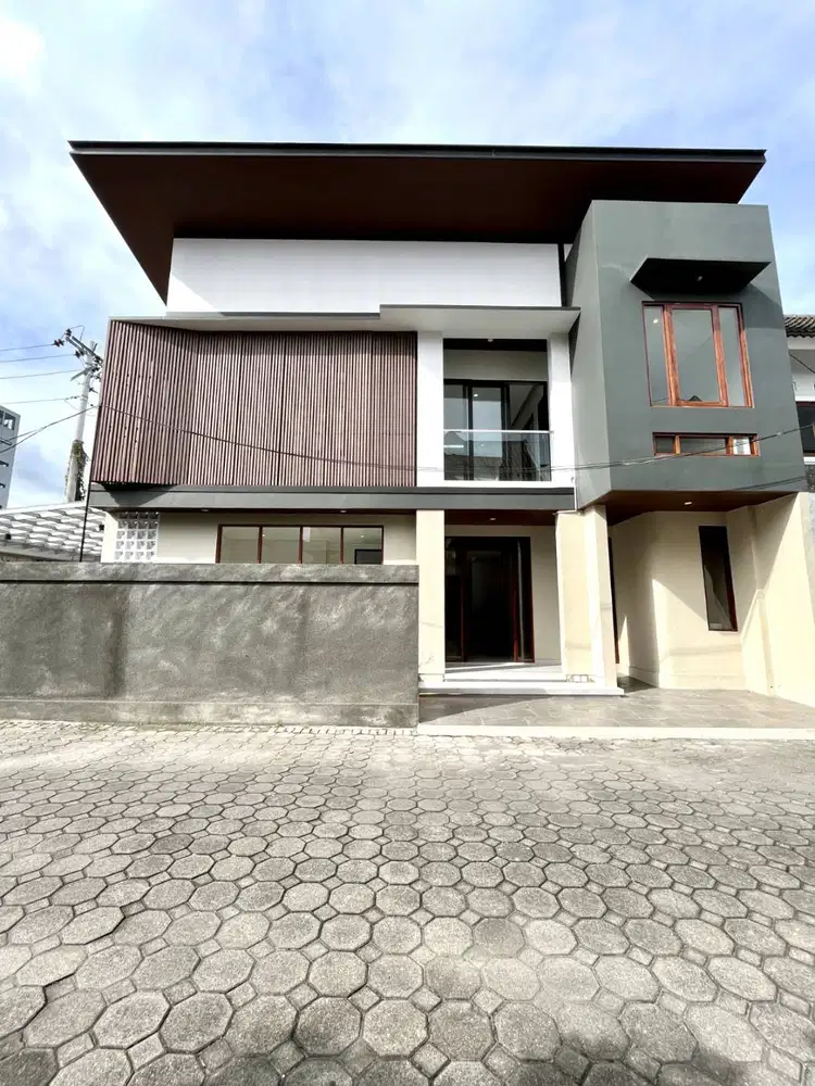 Rumah Lingkungan Perumahan dekat Banyak Kampus di Seturan