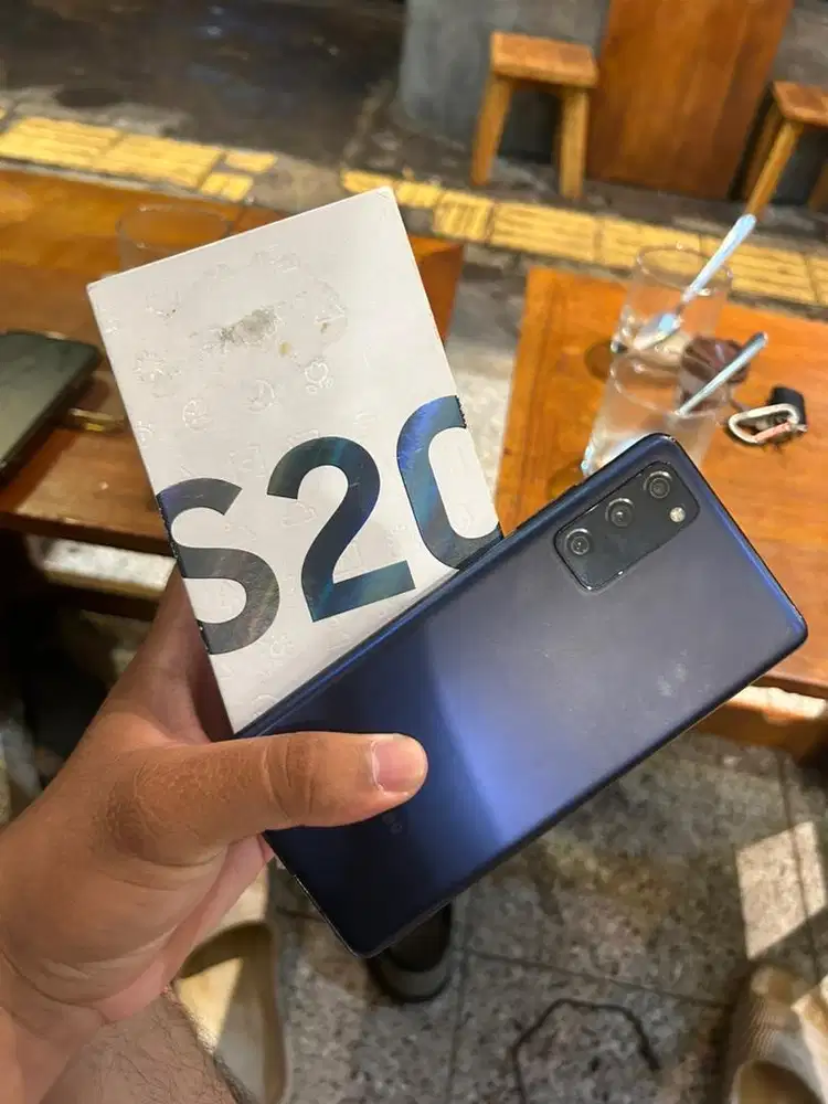 samsung S20FE second berkelas