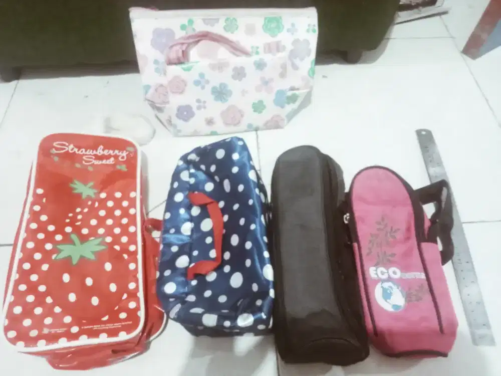 Tas tempat minum dan bekal