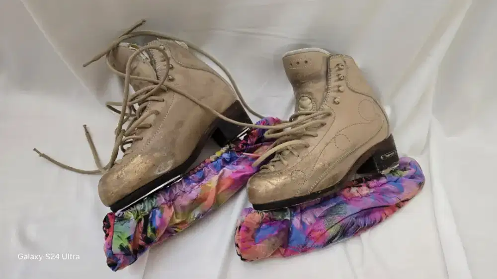 Preloved Sepatu Ice Skate Risport Royal