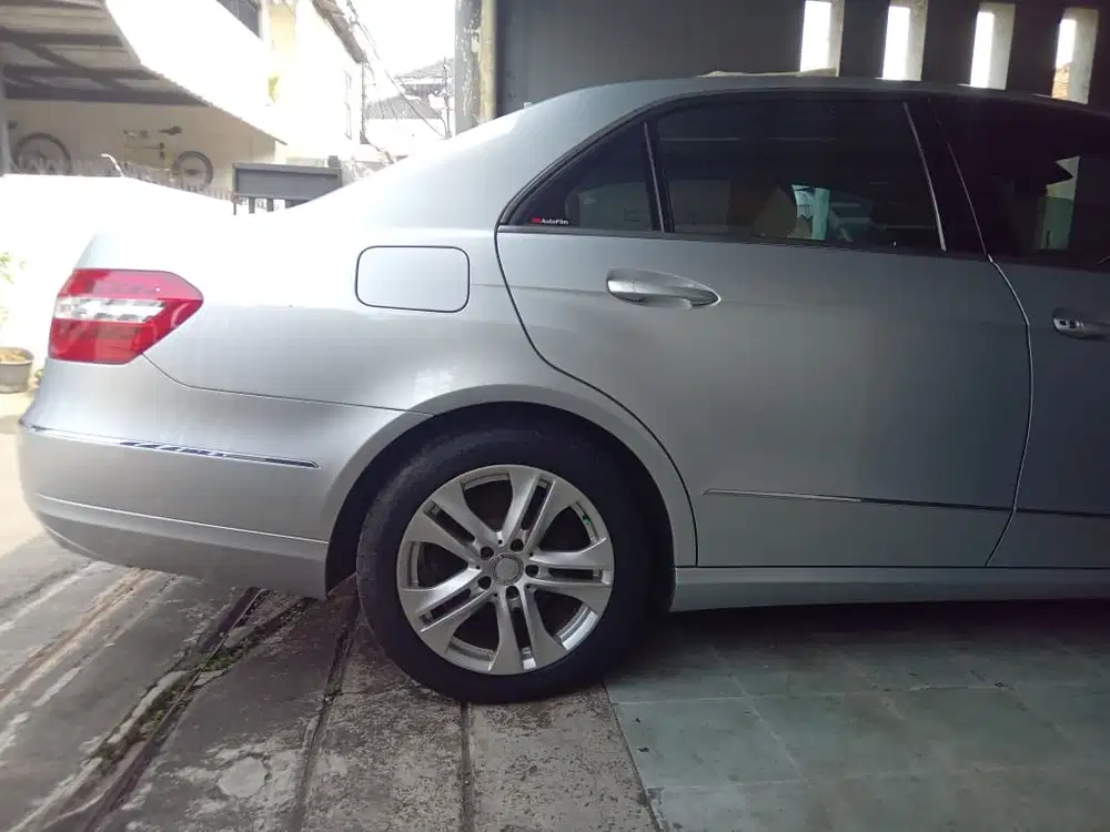 Mercedes-Benz E250 2012 Bensin