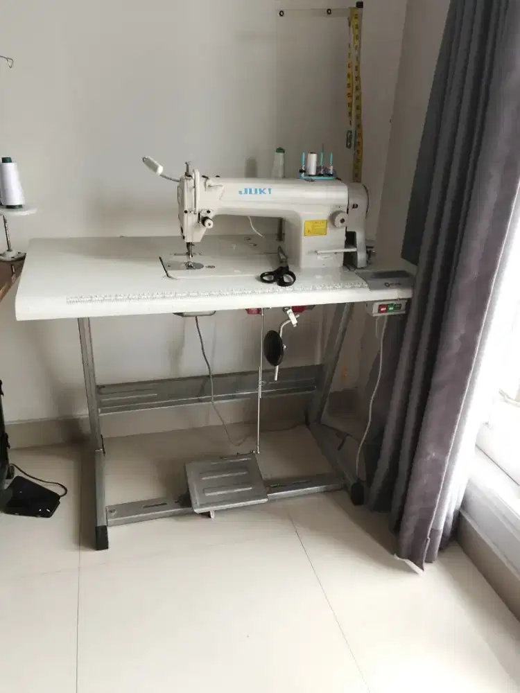 Juki machine only 2 month use want to cell argent