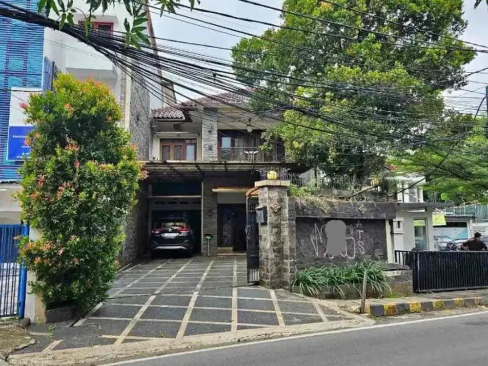 Rumah Asri 2 Lantai Lokasi Strategis di Tergong Jaksel