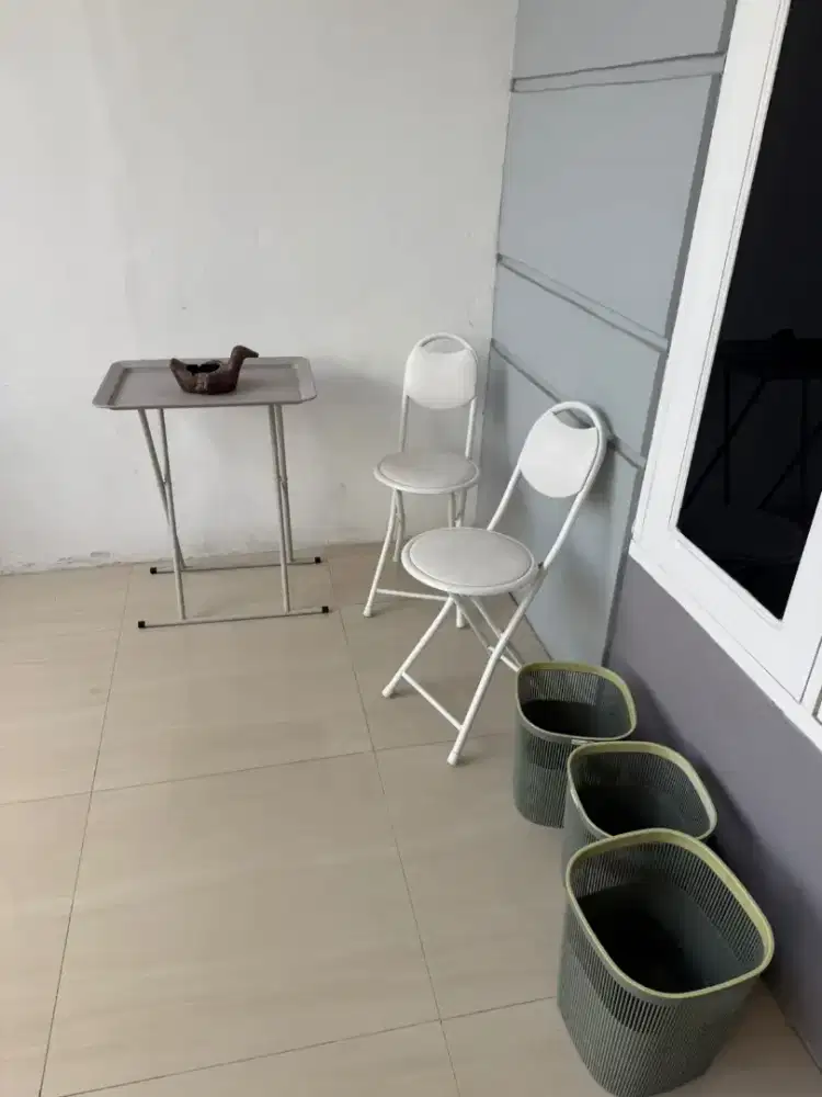 Kursi Lipat Inf*rma plus meja dan tempat sampah