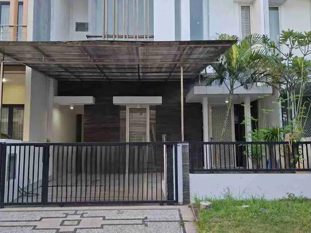 Dijual/Disewakan Rumah 2 lantai Minimalis di Pakuwon City Surabaya Timur