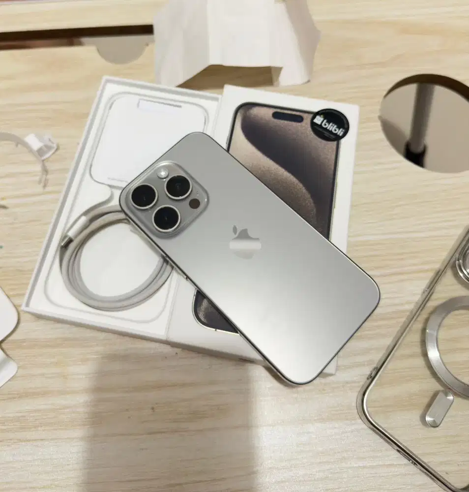 Iphone 15 pro 128 GB natural titanium blibli