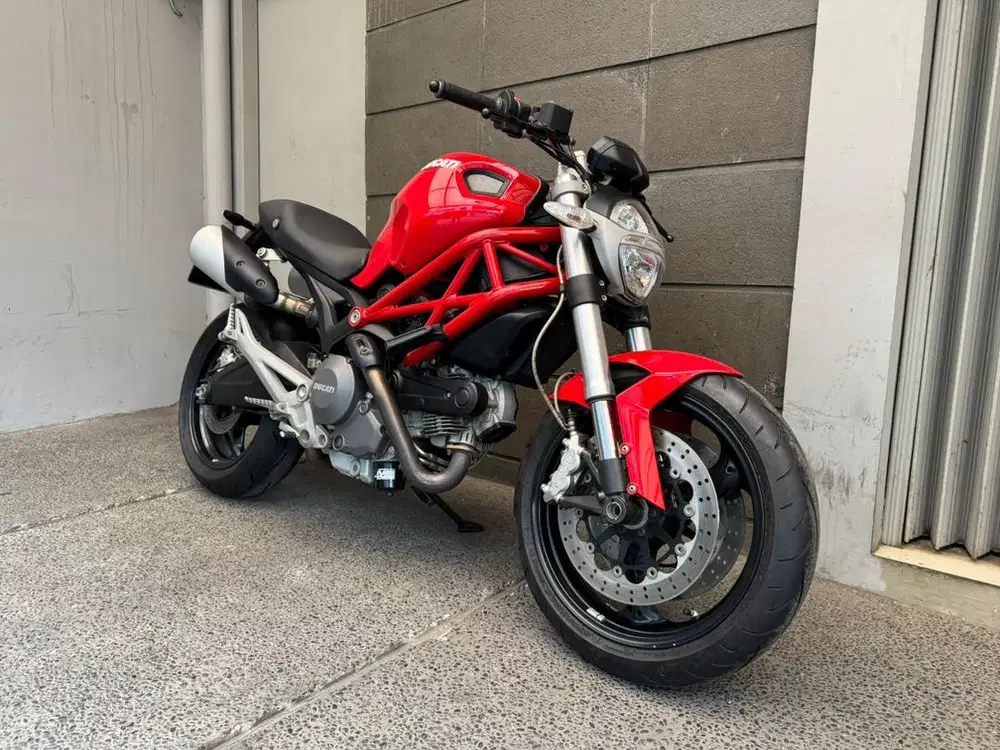 Ducati Monster 795