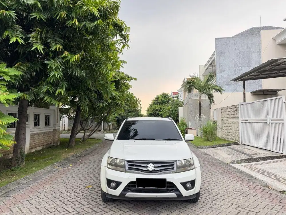 Suzuki Grand Vitara 2.4 JLX Manual 2012 PMK 2013 Putih Facelift Plat W