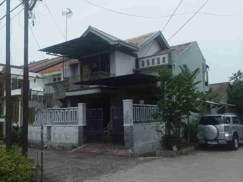 Dijual murah rumah 2 lantai di griya Bintara indah