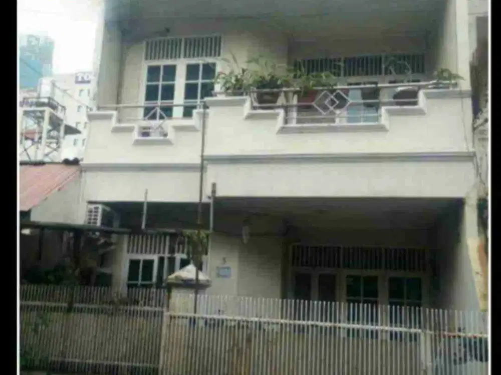 RUMAH DI gelong baru barat