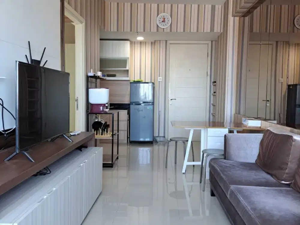 Sewa 3 bulanan Anderson 2BR furnish, apartemen tembus Pakuwon mall