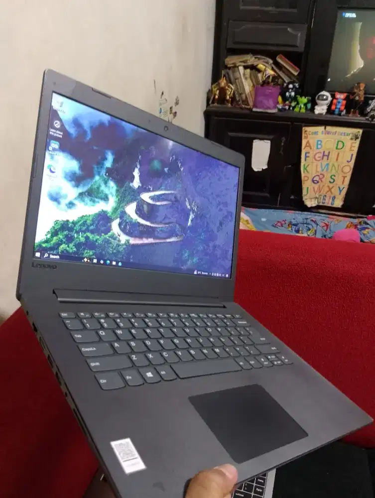 Laptop Lenovo Ideapad slim 130