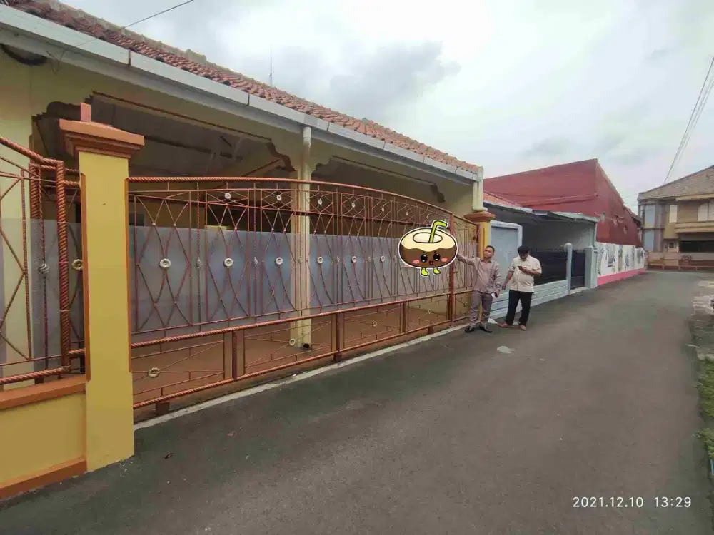Disewakan Rumah berhalaman luas di pusat kota Cirebon cocok buat Kantor