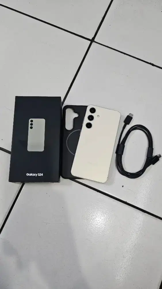 Samsung S24 5G 8/256GB Like new istim