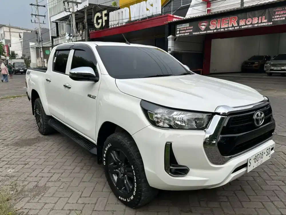 Toyota Hilux G 2023 Solar 4x4 MT Original Cat Istimewa