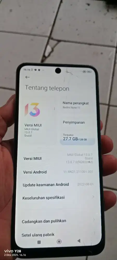 Redmi not 11    6/128  mnus gantian LCD sma retak jga normal smua