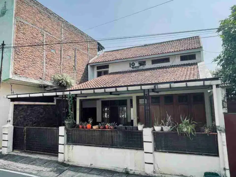 rumah luas ada kamar kos dekat kampus UMS Surakarta