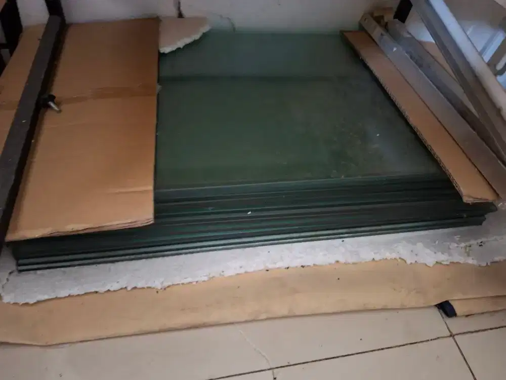 KACA BEKAS UK. 40X70