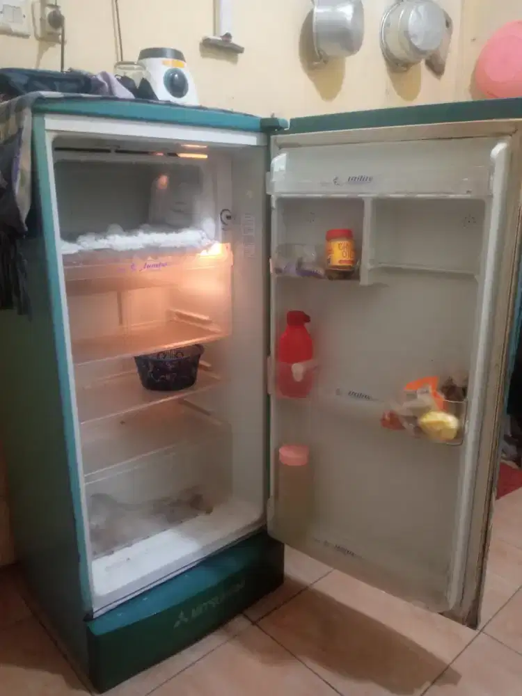 KULKAS 1 PINTU merk MITSUBITSHI