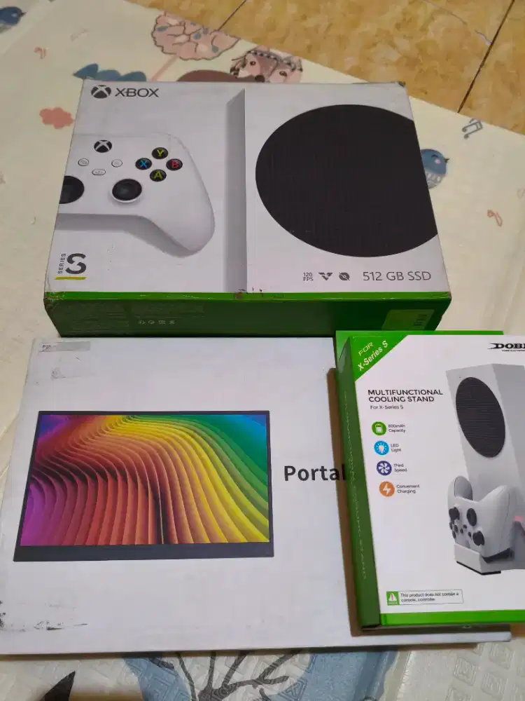Xbox Series S, 2 Stik, Portable Monitor, Stand Batery, Fc26 dan Rdr 2