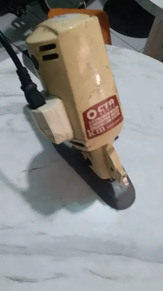 Mesin Pemotong Kain Tebal dan banyak Fungsi Normal