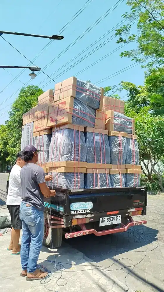Dibutuhkan 2 perempuan untuk jaga toko dan 1 laki2 serabutan bs supir