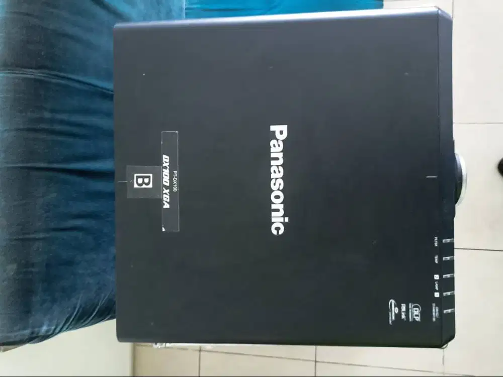 Proyektor 10.000 Lumens Panasonic PT-DX100