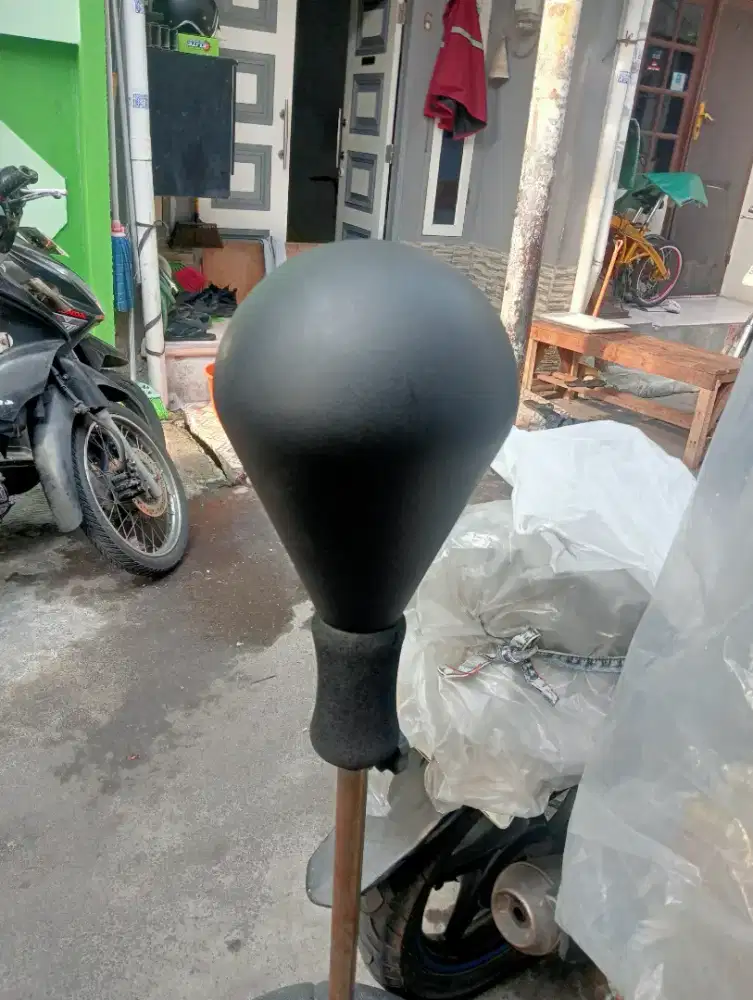 samsak berdiri tinju