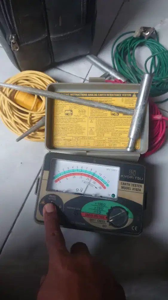 Earth tester grounding