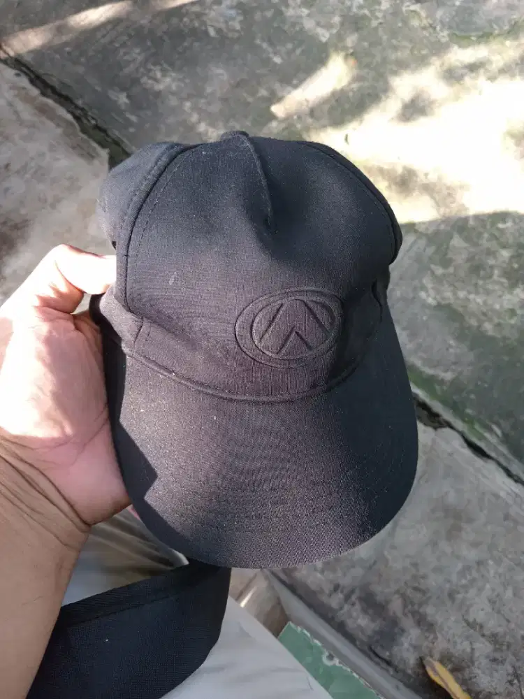 Topi eiger siap pakai