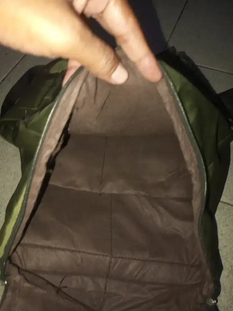 Tas buat raket tenis atau bulu tangkis