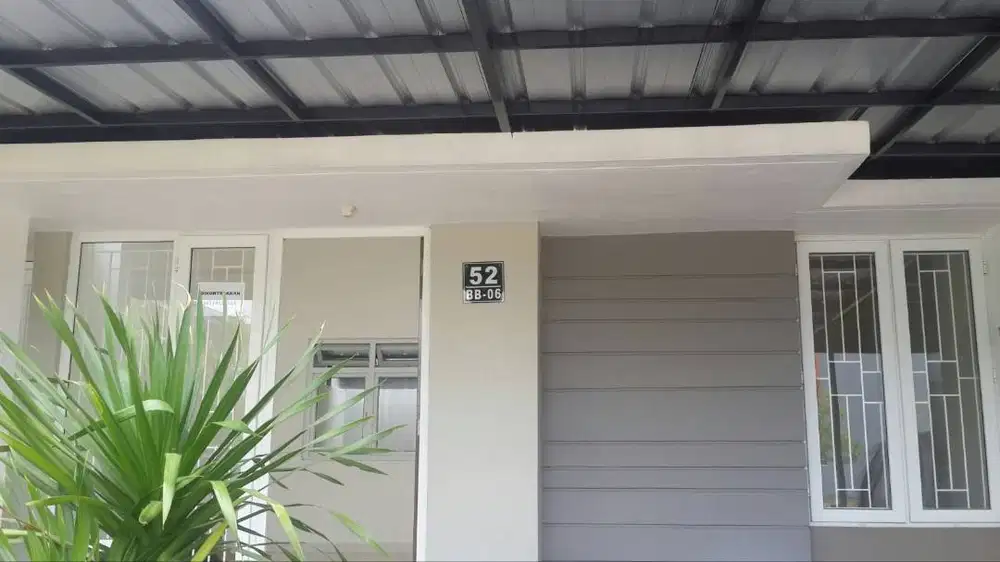 Disewakan Rumah Relatif Baru dengan Lokasi Strategis