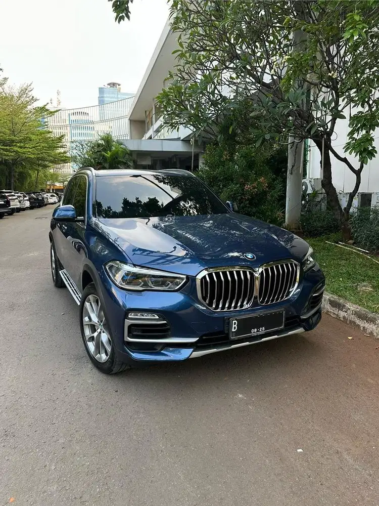 BMW X5 2020 Biru