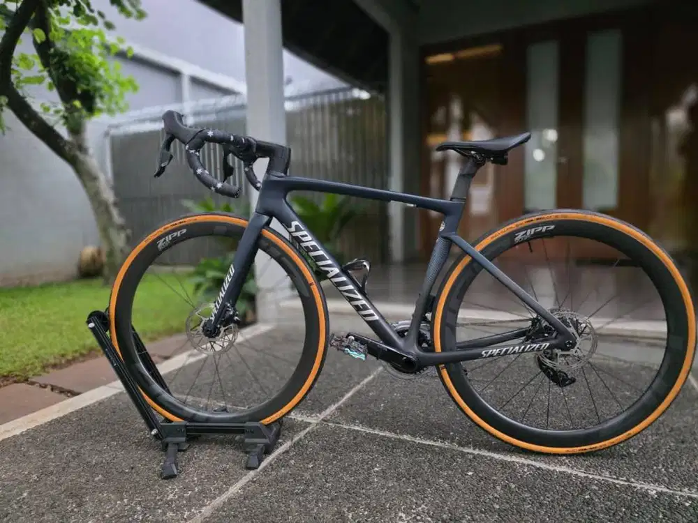 Sepeda Carbon Karbon Specialized Tarmac SL7 10R (2021)