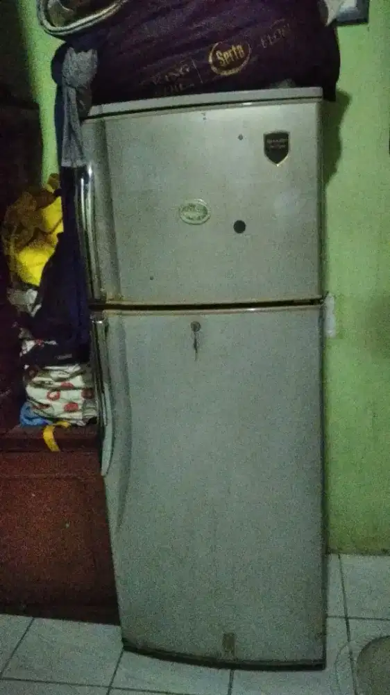 Kulkas sharp 2 pintu